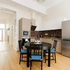 Kresz Geza 29 Westend Station 2 Bedrooms+living Ac Budapeszt