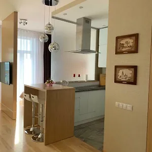 comfortable-apartments-at-sapernoye-pole-14-55.hotels-of-kiev.com/