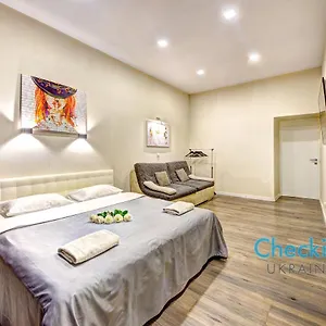 two-bedroom-apartment-in-the-center-near-the-national.hotels-of-kiev.com/